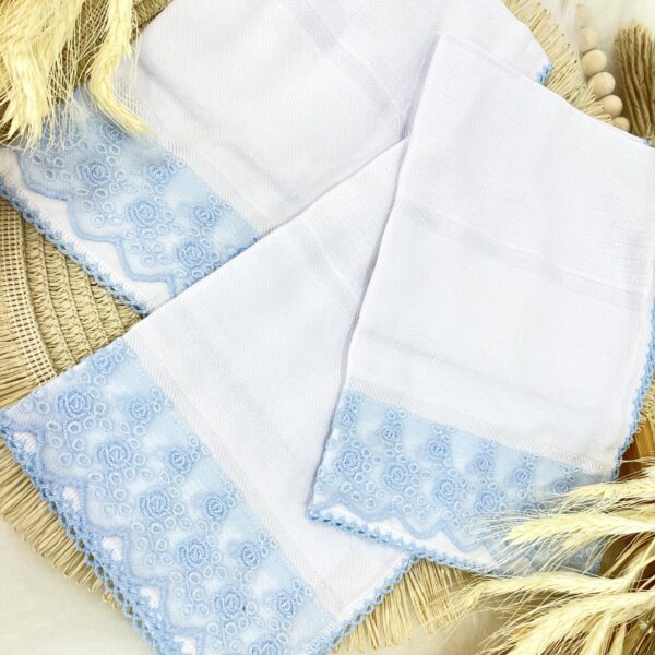 Trio babetes  renda rosas azul bebê