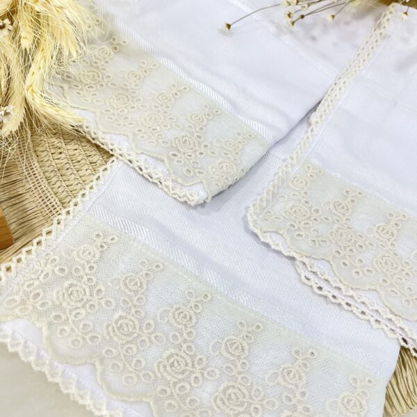 Trio babetes  renda rosas bege